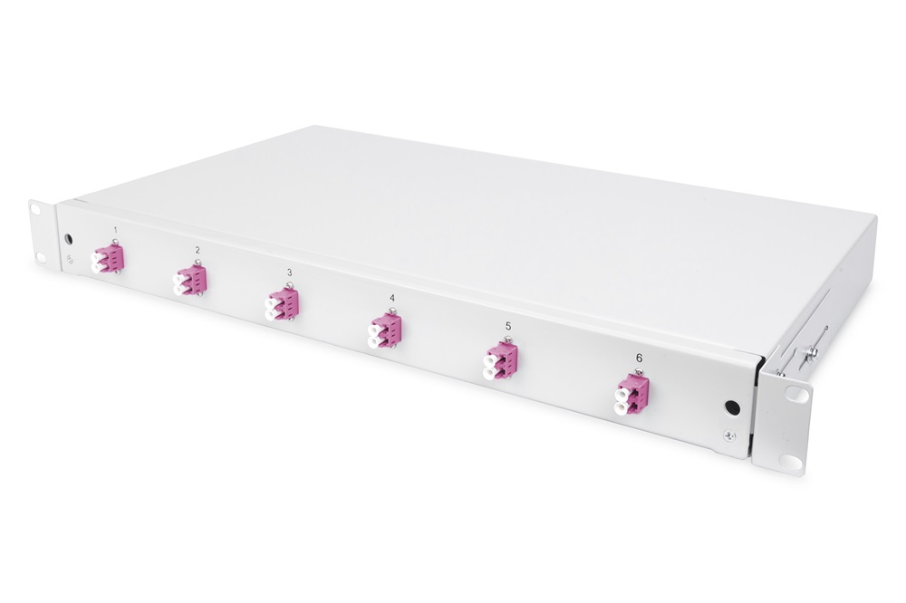 DIGITUS DN-96330-4 1U 6xLC duplex OM4 toldóval pigtaillel és kötőkazettával szerelt optikai rendező