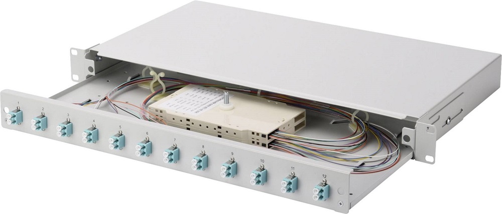 DIGITUS DN-96331/3 1U 12xLC duplex OM3 toldóval pigtaillel és kötőkazettával szerelt optikai rendező