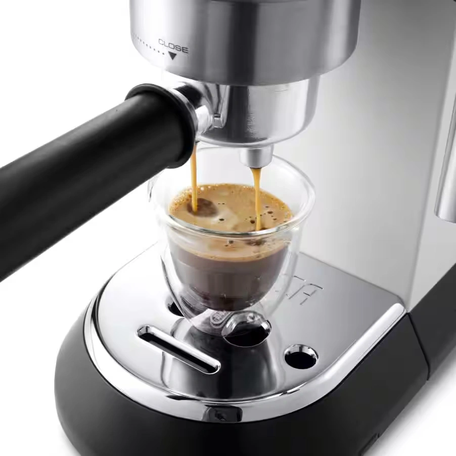 DeLonghi EC 685.W Dedica fehér espresso kávéfőző (Újracsomagolt)