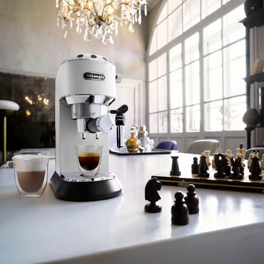 DeLonghi EC 685.W Dedica fehér espresso kávéfőző (Újracsomagolt)