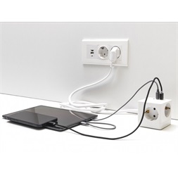 Delock 11497 3 nyílásos csatlakozó kocka hosszabbító gyerekzárral és USB töltővel, valamint 1,5 m fehér