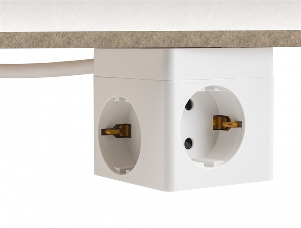 Delock 11497 3 nyílásos csatlakozó kocka hosszabbító gyerekzárral és USB töltővel, valamint 1,5 m fehér