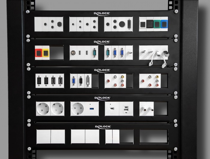 Delock 81378 Easy 45 19" 2U 4 darab 90,5x45,2mm kivágású fekete patch panel
