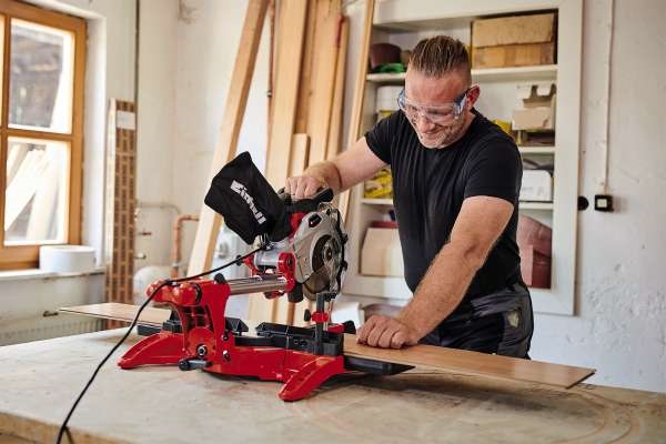 Einhell TC-SM 2131/1 dual vonó-fejező-gérvágó fűrész