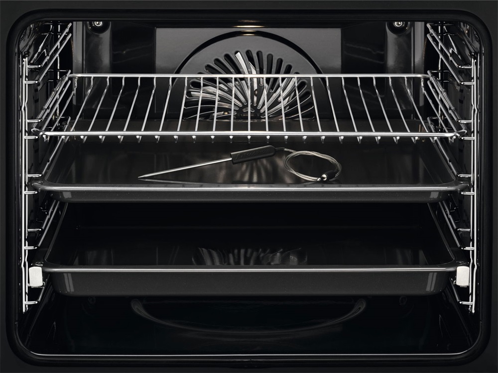 Electrolux EOC9P31WX SteamCrisp inox, beépíthető, sütőtér: 71L, grill, légkeverés, gőzsütő