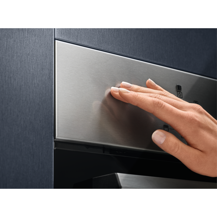 Electrolux EZA2400AOX inox, beépíthető, sütőtér: 57L, grill, légkeverés, katalitikus, sütő