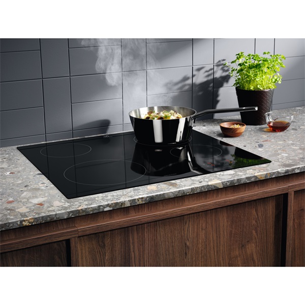 Electrolux LIB60420CK fekete, beépíthető, indukciós, főzőzóna: 4, beépíthető méret: 56cm, főzőlap (Újszerű)
