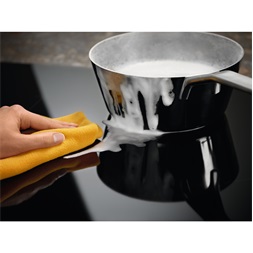 Electrolux LIB60420CK fekete, beépíthető, indukciós, főzőzóna: 4, beépíthető méret: 56cm, főzőlap (Újszerű)