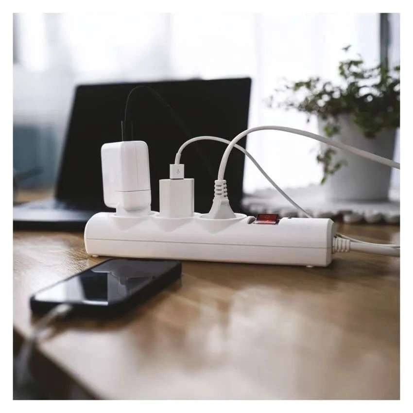 Emos P54213 1,5m 380J SCHUKO 3 csatlakozós fehér túlfeszültség védett elosztó