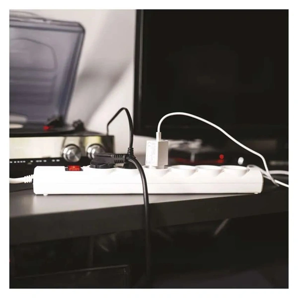 Emos P54217 5m 380J SCHUKO 6 csatlakozós fehér túlfeszültség védett elosztó