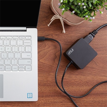 FSP NB C 65 65W USB Type-C fekete hálózati adapter
