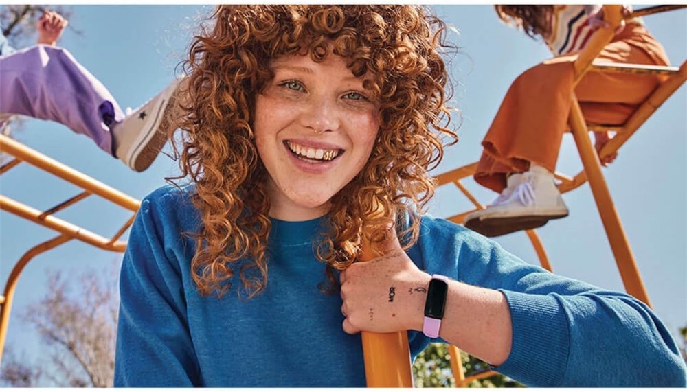 Fitbit Inspire 3 fekete/lila aktivitásmérő