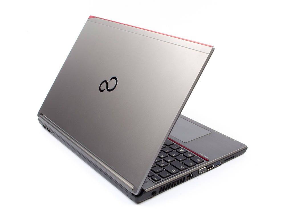 Fujitsu LifeBook E756 15,6"FHD/Intel Core i5-6300U/16GB/256GB/Int.VGA/NO OS/ezüst laptop (Használt A,prémium)