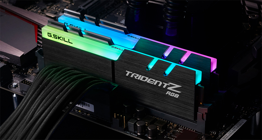 G.Skill 16GB/3600MHz DDR-4 Trident Z RGB (Kit! 2db 8GB) (F4-3600C18D-16GTZRX) memória