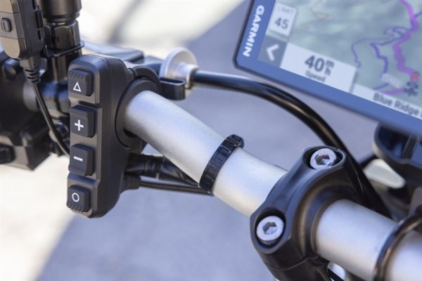 Garmin zumo R1 motorkerékpár radar