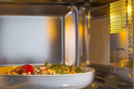 Gorenje BM251SG2BG 1000W 25L fekete beépíthető mikrohullámú sütő