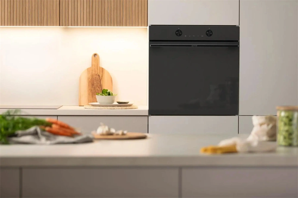 Gorenje BOP6737E05EPMB fekete, beépíthető, multifunkciós, 77 l, sütő
