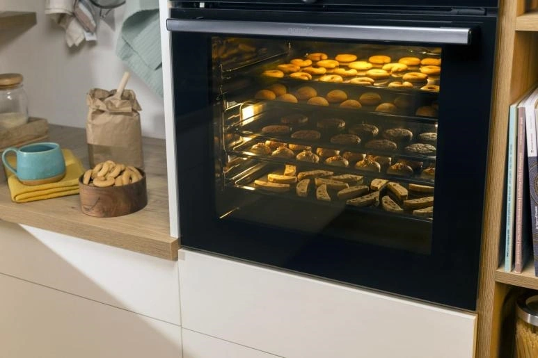 Gorenje BOS6747A01WG fehér, beépíthető, sütőtér:77L, grill, légkeveréses, sütő