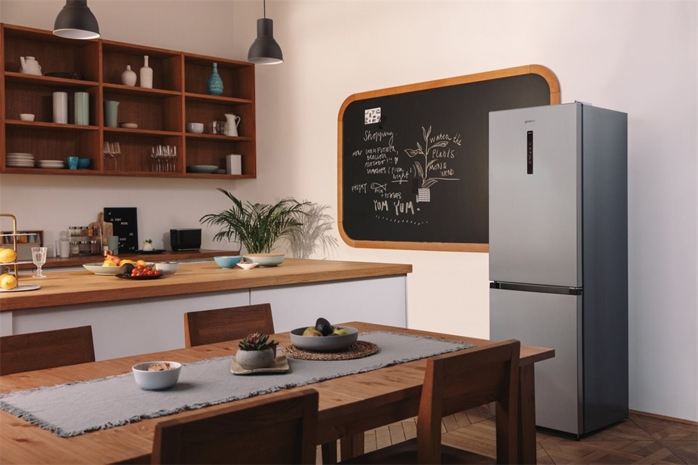 Gorenje NRK6202AXL4 alulfagyasztós, Hűtő:235L, Fagyasztó:96L, NoFrost Plus hűtőszekrény