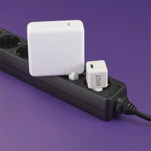 Hama 00201981 25W Type-C fehér hálózati töltő