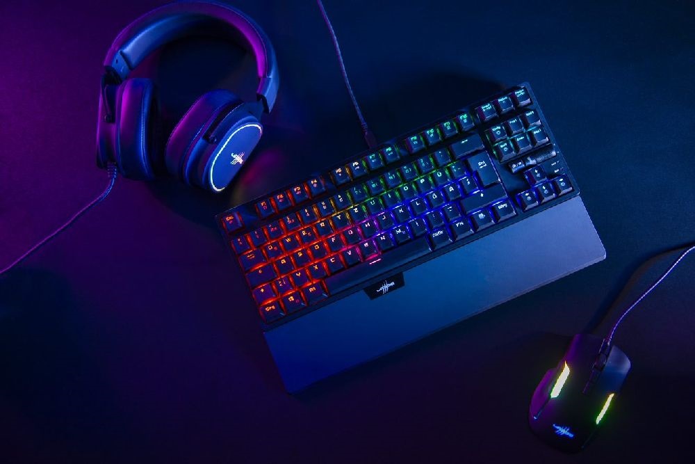 URAGE by Hama 13186069 M3chanical Exodus 860TKL (blue switch) RGB LED gamer billentyűzet