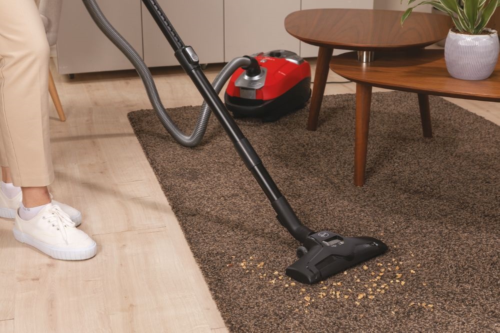 Hoover HE310HM 011 piros-szürke porzsákos porszívó