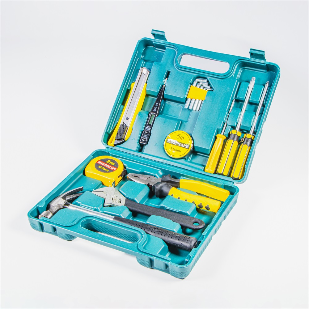 IRIS TOOLS DT-16-118 15 darabos szerszámkészlet + táska