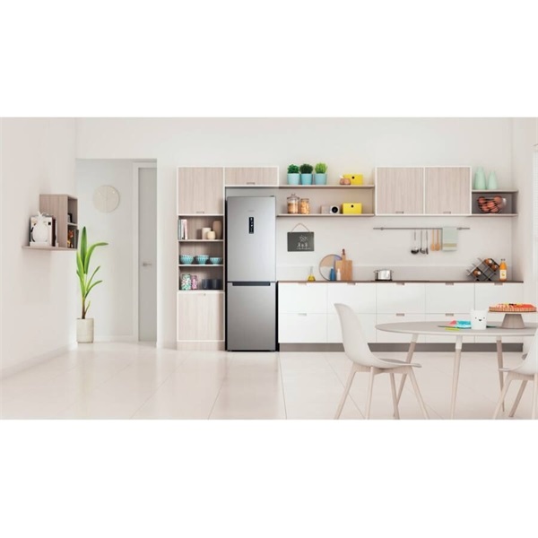 Indesit INFC8 TT33X inox, alulfagyasztós, Hűtő:231L, Fagyasztó:104L, Total No frost hűtőszekrény (Újszerű)