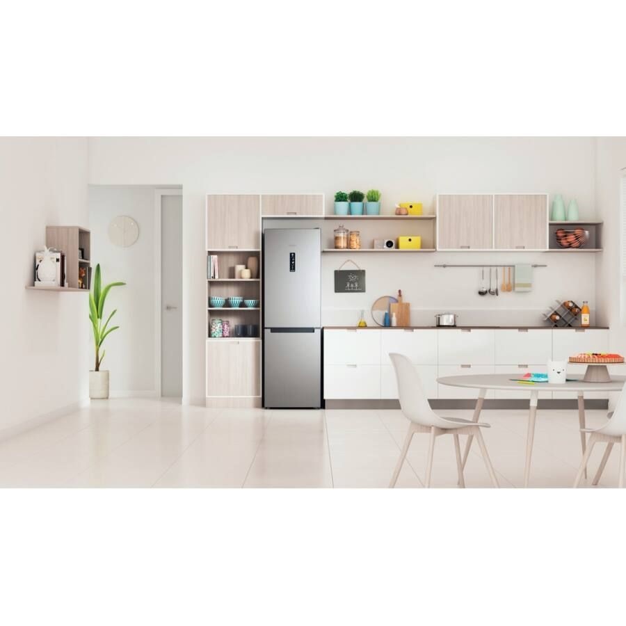 Indesit INFC8 TT33X inox, alulfagyasztós, Hűtő:231L, Fagyasztó:104L, Total No frost hűtőszekrény (Újszerű)