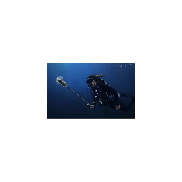 Insta360 X5 láthatatlan búvártok