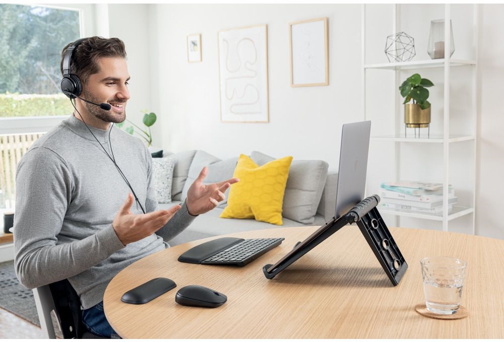 Kensington K52788WW SmartFit Easy Riser állítható magasságú laptop hűtő állvány