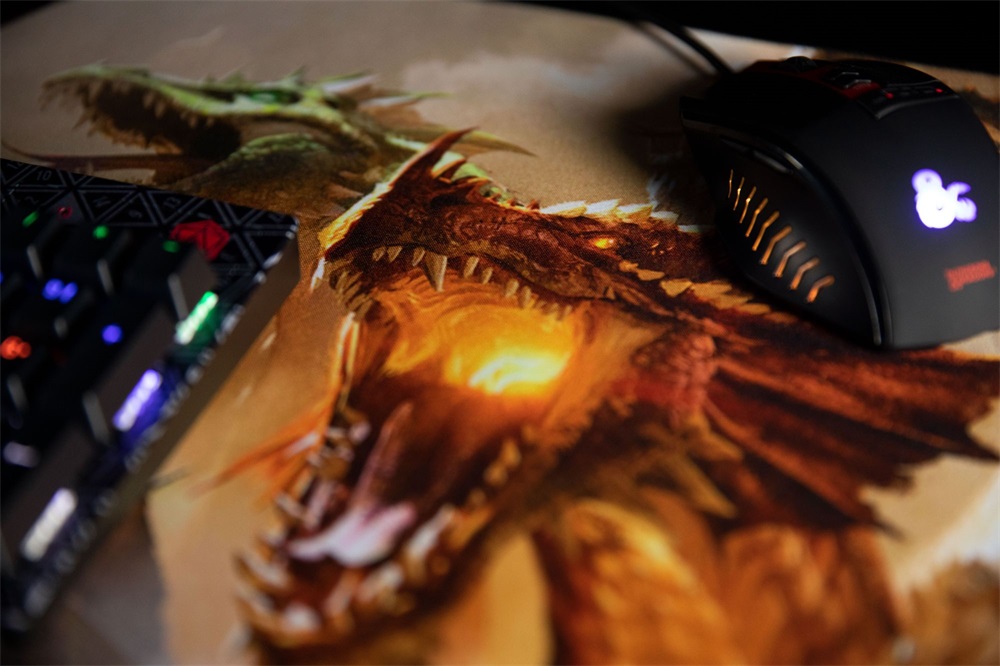 Konix Dungeons & Dragons XXL Tiamat egérpad