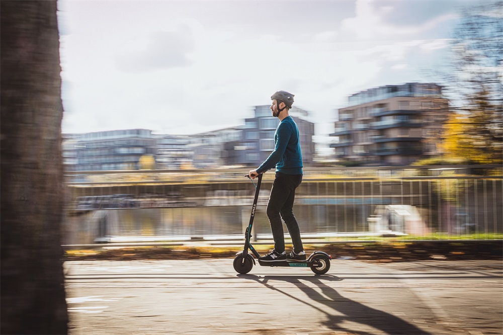 LAMAX E-Scooter S7500 Plus 350W/7,5Ah elektromos roller