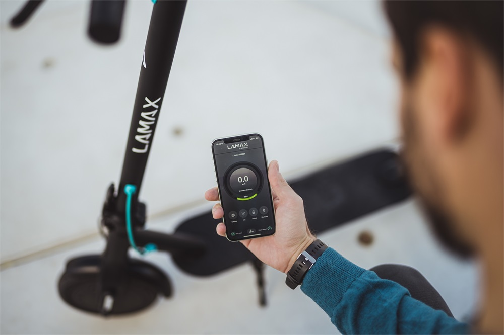 LAMAX E-Scooter S7500 Plus 350W/7,5Ah elektromos roller