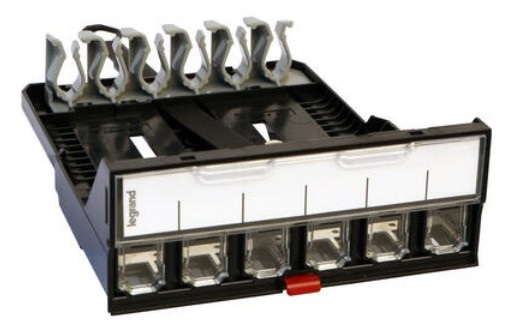 Legrand 033766 üres patch kazetta 6xRJ45 LCS3 port fogadására, porvédő retesszel Cat5e..Cat8