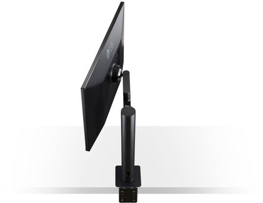 LG 27" 27UN880-B 4K UHD IPS HDMI/DP/USB fekete monitor
