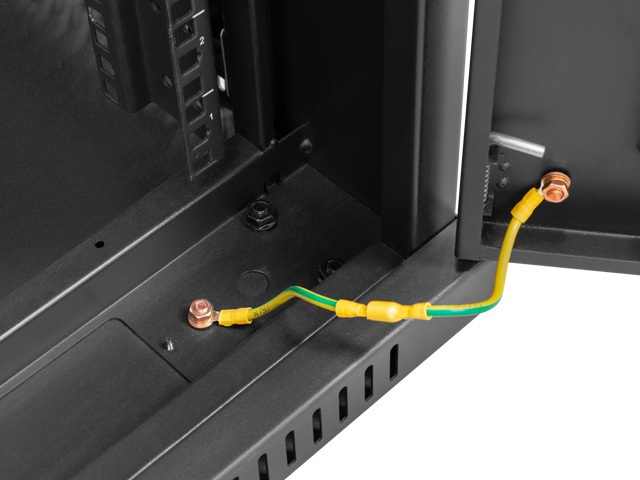 Lanberg FF01-6822-23B 19" 22U SZÉL:600mm MÉLY:800mm MAG:1159mm lapraszerelt hálós fémajtós fekete rack szekrény