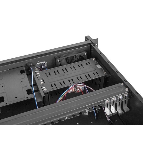 Lanberg SC01-4504-10B 19" 4U SZÉL:430mm MÉLY:450mm MAG:177mm táp nélküli rack szerver ház