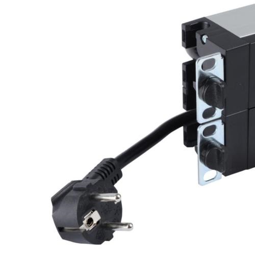 Legrand 646832 19"/2U PDU elosztósor 16A 9x 2P+F aljzat + kismegszakító 2P+F 3m csatlakozódugóval