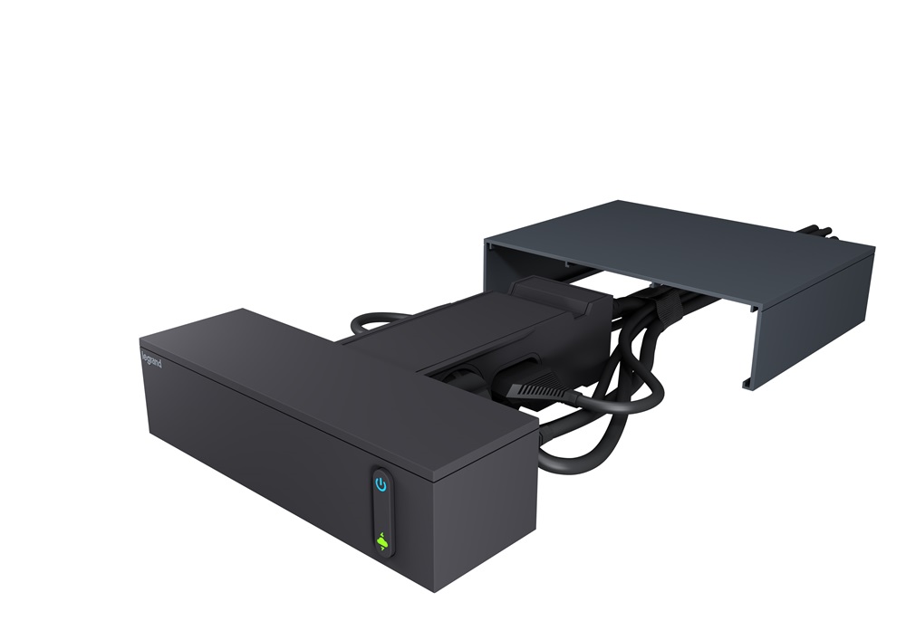 Legrand 694595 2m vezetékkel túlfeszültség-védelemmel 6A fekete 4x2P+F + 4x2P elosztósor TV-hez