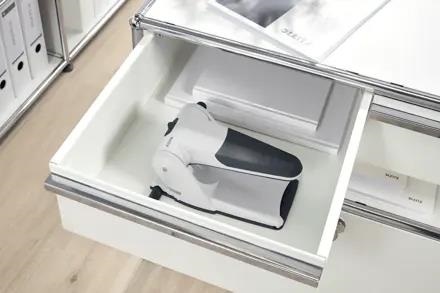 Leitz 5180 fekete lyukasztó