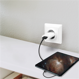 Logilink PA0093B USB fali töltő, 5 W