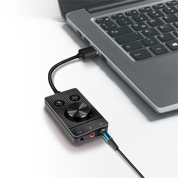 Logilink UA0397 USB 2.0 3x3,5 mm/F fekete audio adapter