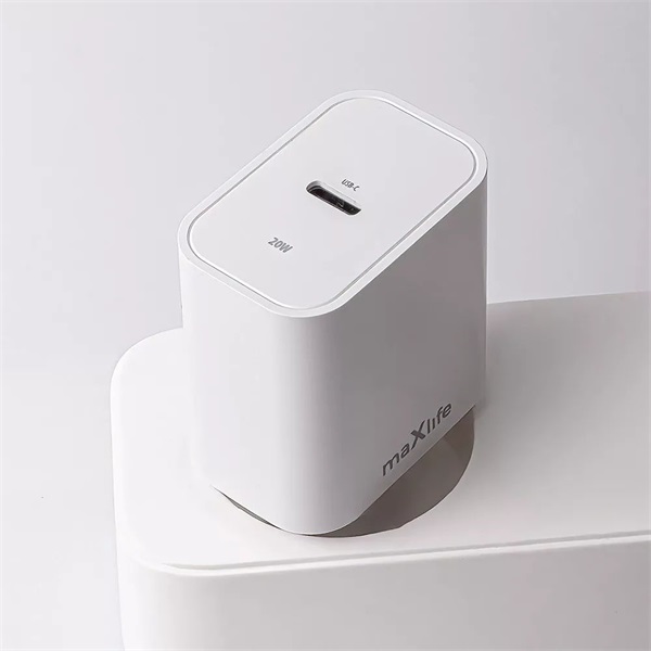 Maxlife ML738416 PD+QC 20W Type-C fehér gyorstöltő adapter + Type-C/Lightning kábel