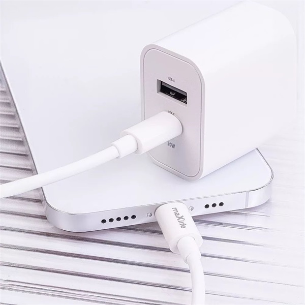 Maxlife ML738423 PD+QC 20W USB + Type-C fehér gyorstöltő adapter + Type-C/Lightning kábel