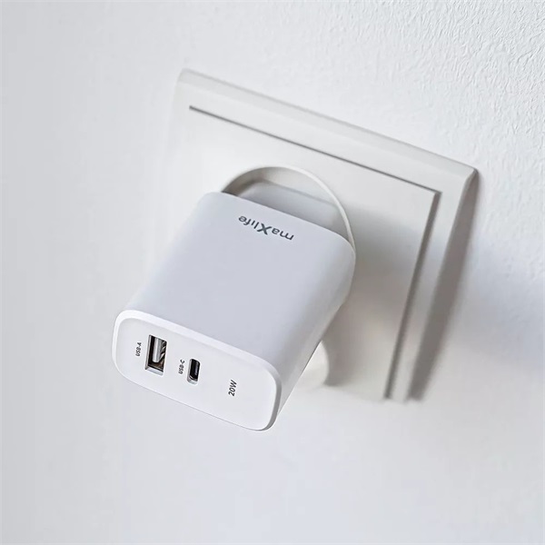 Maxlife ML789838 PD+QC 20W Type-C + USB fehér gyorstöltő adapter