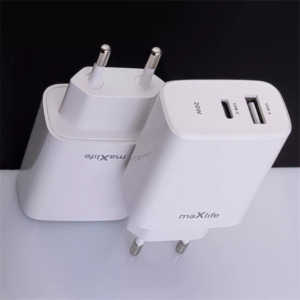 Maxlife ML789838 PD+QC 20W Type-C + USB fehér gyorstöltő adapter