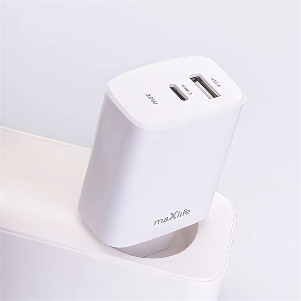 Maxlife ML789838 PD+QC 20W Type-C + USB fehér gyorstöltő adapter