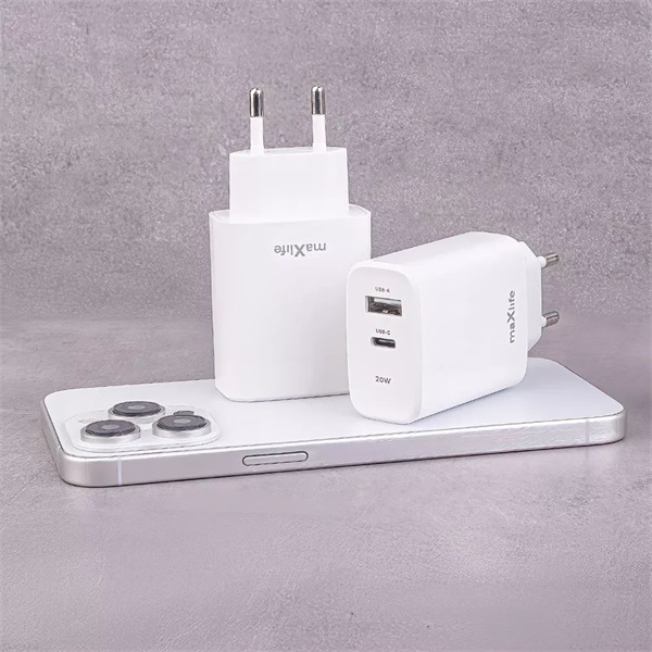 Maxlife ML789838 PD+QC 20W Type-C + USB fehér gyorstöltő adapter