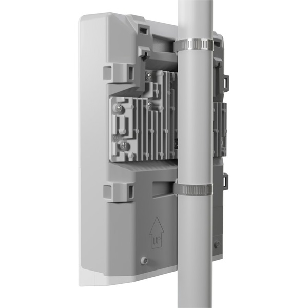 MikroTik netFiber 9 CRS310-1G-5S-4S+OUT 1xGbE LAN, 5xGbE SFP, 4x SFP+ port kültéri Cloud Router Switch